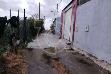 Sosa pone oído a las demandas de vecinos y agricultores de Montaña Las Palmas (Foto TA)